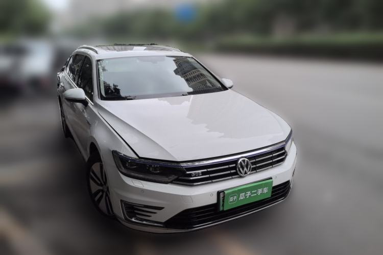 Used Volkswagen Variant New Energy 2019 GTE model Front Right 45 Deg