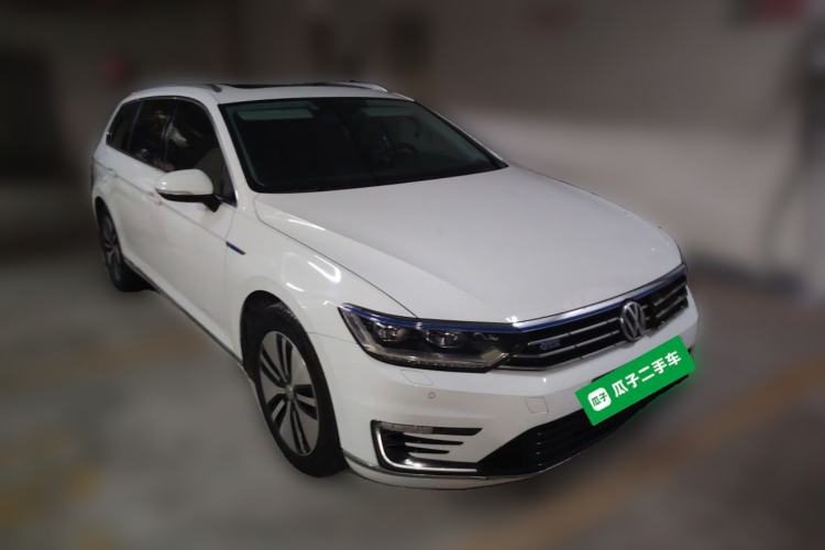 Used Volkswagen Variant New Energy 2019 GTE model Front Right 45 Deg