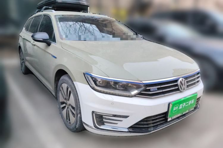 Used Volkswagen Variant New Energy 2019 GTE model Front Right 45 Deg