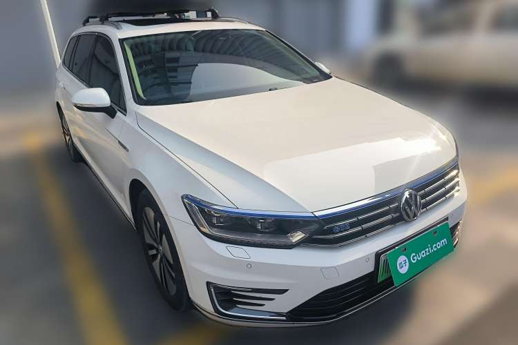 Used Volkswagen Variant New Energy 2019 GTE model Front Right 45 Deg