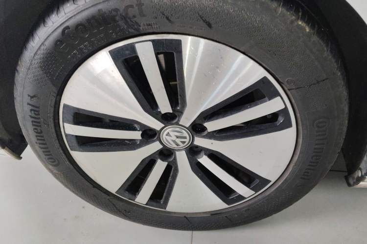 Used Volkswagen Variant New Energy 2019 GTE model Left Front Wheel Hub