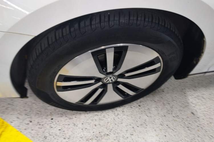 Used Volkswagen Variant New Energy 2019 GTE model Left Front Wheel Hub
