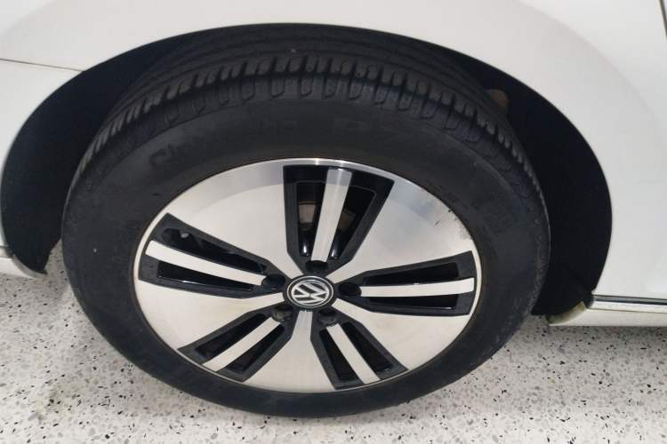 Used Volkswagen Variant New Energy 2019 GTE model Right Rear Wheel Hub