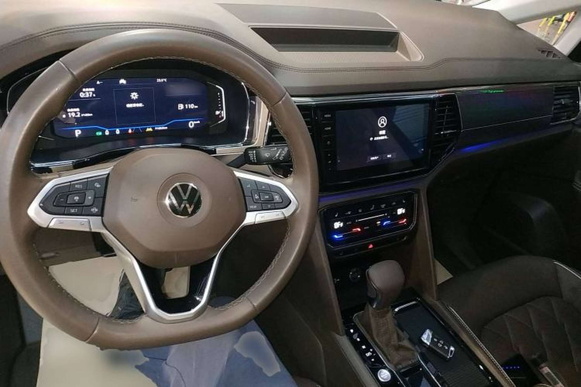 Used Volkswagen Viloran 2020 380TSI Prestige Edition Center Console