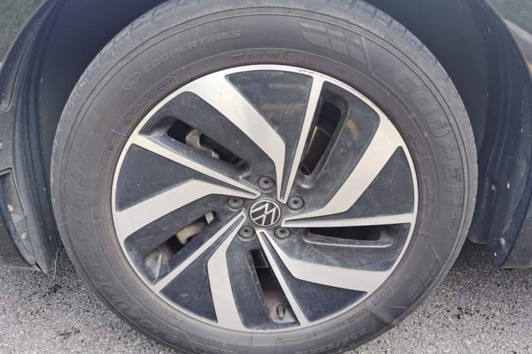 Used Volkswagen Viloran 2022 330TSI Luxury Edition Exterior 7