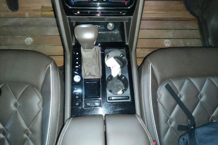 Used Volkswagen Viloran 2020 380TSI Prestige Edition Gear Lever