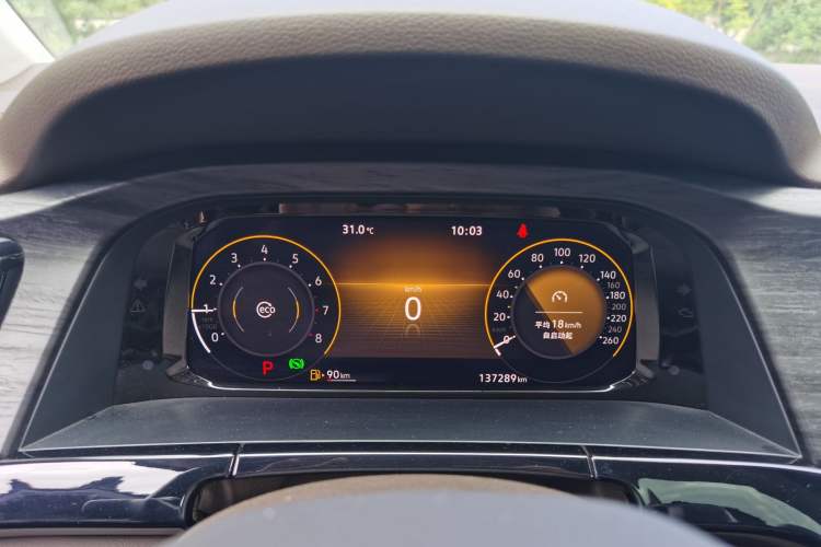 Used Volkswagen Viloran 2022 330TSI Luxury Edition Odometer Close Up
