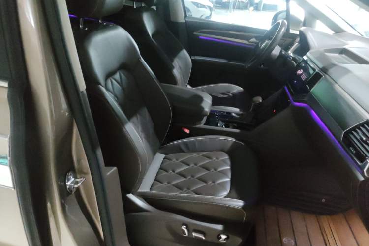 Used Volkswagen Viloran 2020 380TSI Prestige Edition Right Front Seat