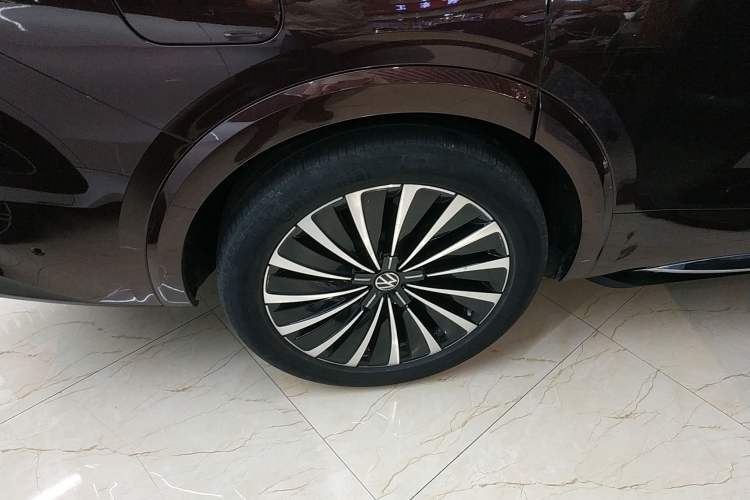 Used Volkswagen Viloran 2020 380TSI Prestige Edition Right Rear Wheel Hub