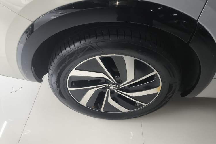 Used Volkswagen Viloran 2024 330TSI Luxury Edition Exterior 8