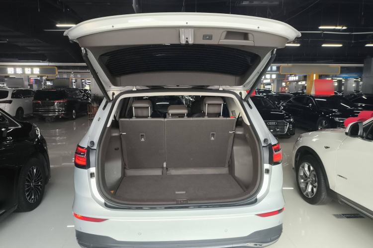 Used Volkswagen Viloran 2024 330TSI Luxury Edition Trunk