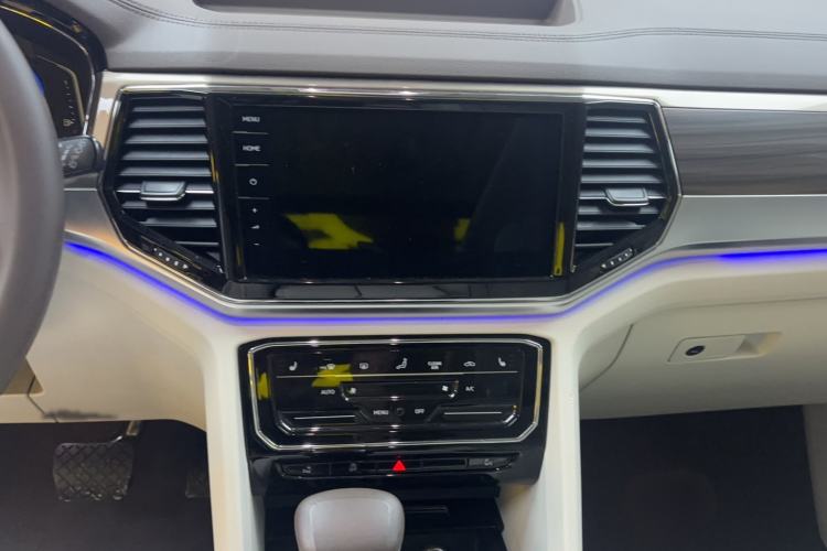 Used Volkswagen Viloran 2020 380TSI Prestige Edition Audio And AC Panel