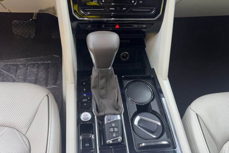Used Volkswagen Viloran 2020 380TSI Prestige Edition Gear Lever