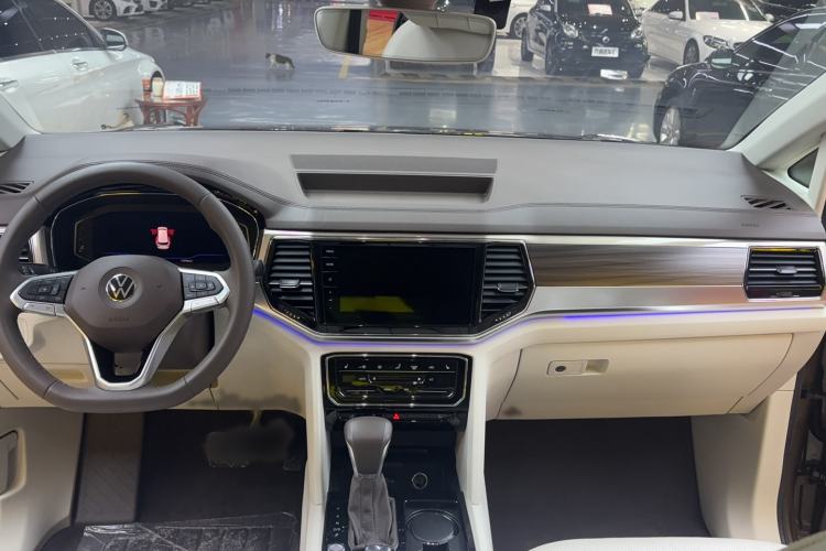 Used Volkswagen Viloran 2020 380TSI Prestige Edition Interior 3