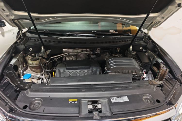 Used Volkswagen Viloran 2020 330TSI Luxury Edition Engine Bay