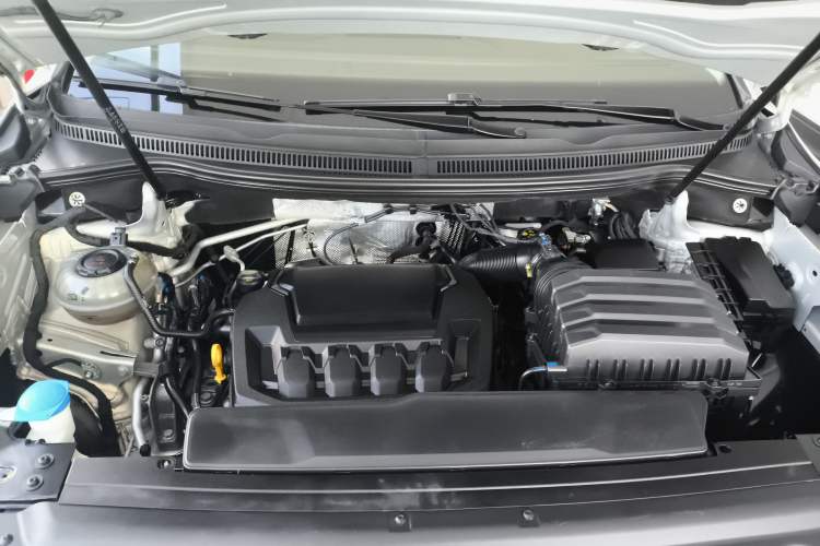 Used Volkswagen Viloran 2024 330TSI Luxury Edition Engine Bay