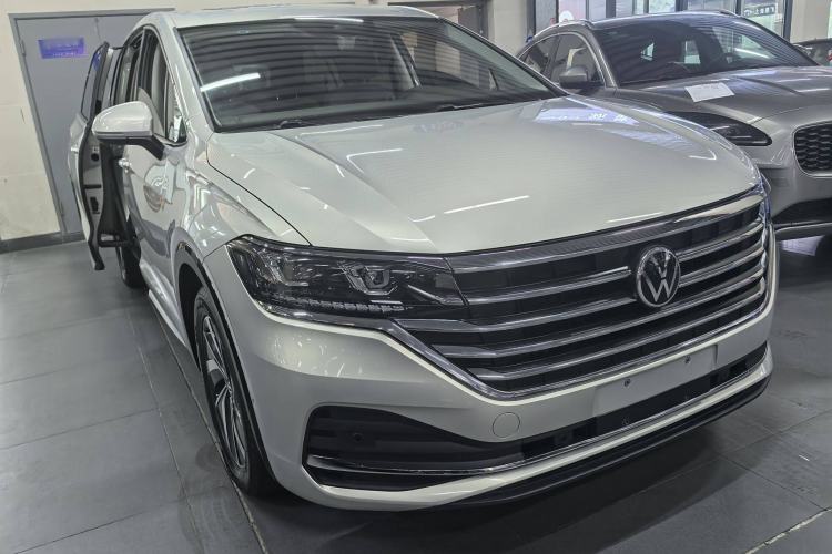 Used Volkswagen Viloran 2024 330TSI Luxury Edition Exterior 1