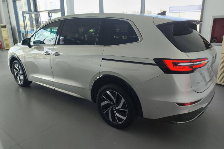 Used Volkswagen Viloran 2024 330TSI Luxury Edition Exterior 3