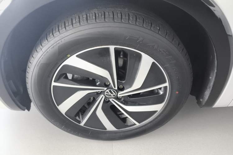 Used Volkswagen Viloran 2024 330TSI Luxury Edition Exterior 7