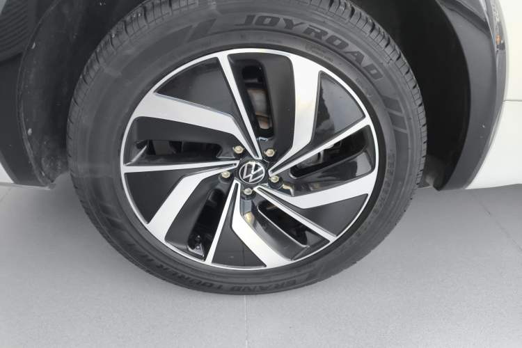 Used Volkswagen Viloran 2024 330TSI Luxury Edition Exterior 8