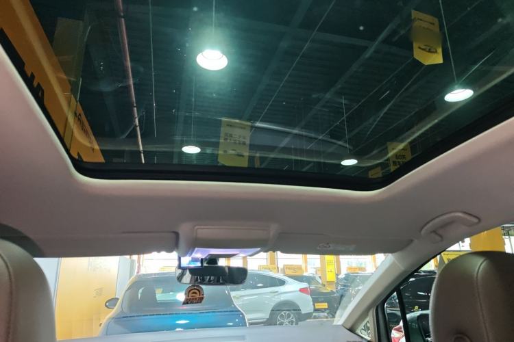 Used Volkswagen Viloran 2020 330TSI Luxury Edition Headliner