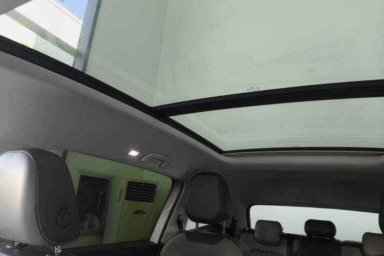 Used Volkswagen Viloran 2024 330TSI Luxury Edition Headliner