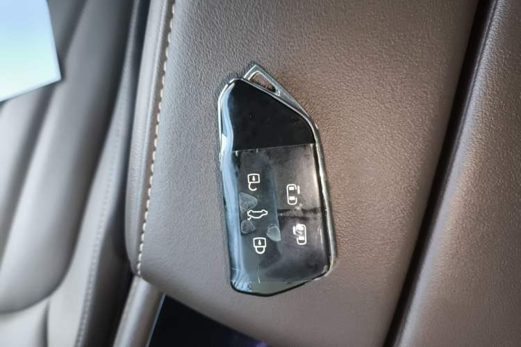 Used Volkswagen Viloran 2024 330TSI Luxury Edition Interior 1