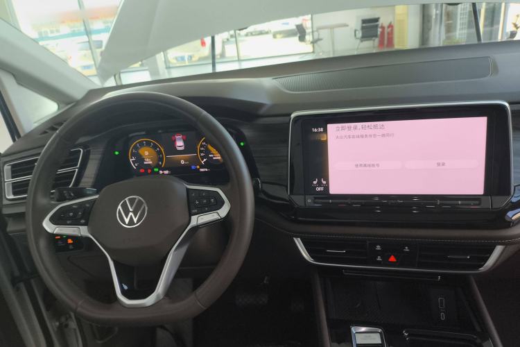 Used Volkswagen Viloran 2024 330TSI Luxury Edition Interior 2