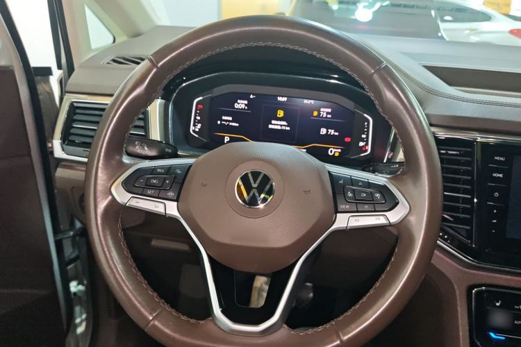 Used Volkswagen Viloran 2020 330TSI Luxury Edition Steering Wheel