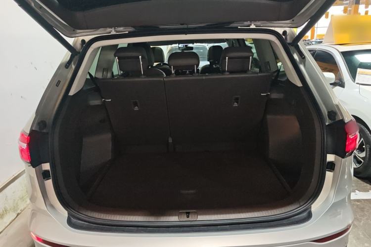 Used Volkswagen Viloran 2020 330TSI Luxury Edition Trunk