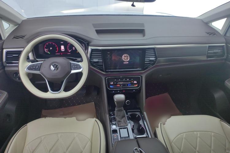 Used Volkswagen Viloran 2020 330TSI Business Edition Center Console