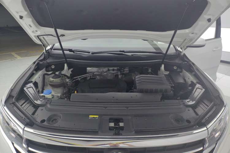 Used Volkswagen Viloran 2020 330TSI Business Edition Engine Bay
