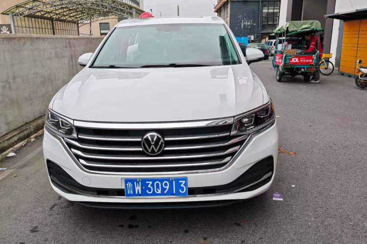 Used Volkswagen Viloran 2020 330TSI Business Edition Exterior 1