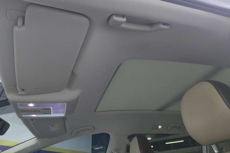 Used Volkswagen Viloran 2020 330TSI Business Edition Headliner