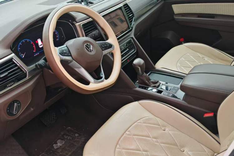 Used Volkswagen Viloran 2020 330TSI Business Edition Interior 2
