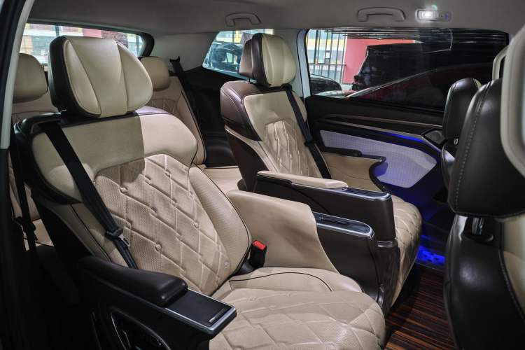 Used Volkswagen Viloran 2020 330TSI Business Edition Interior 4