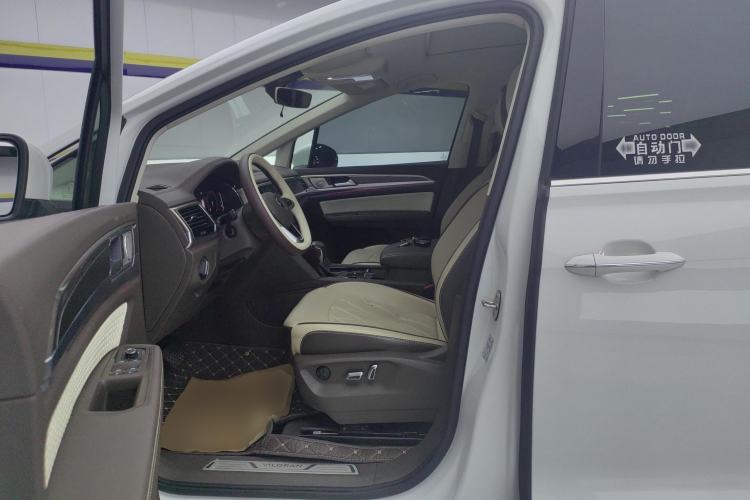 Used Volkswagen Viloran 2020 330TSI Business Edition Left Front Seat