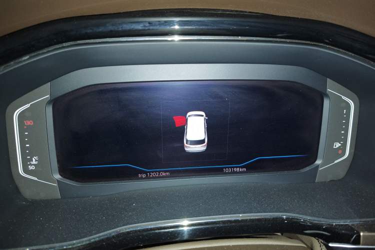 Used Volkswagen Viloran 2020 330TSI Business Edition Odometer Close Up