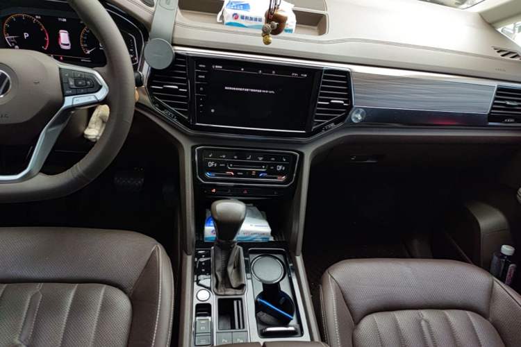 Used Volkswagen Viloran 2020 330TSI Luxury Edition Audio And AC Panel