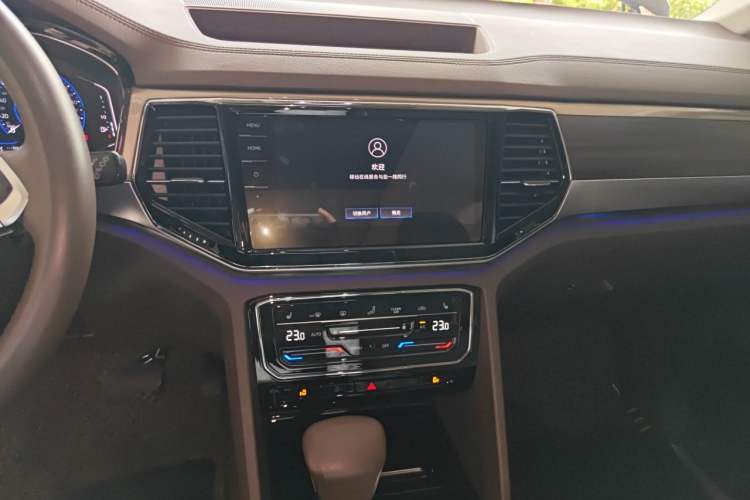 Used Volkswagen Viloran 2020 380TSI Prestige Edition Audio And AC Panel
