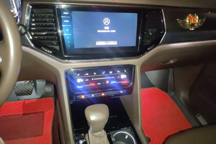 Used Volkswagen Viloran 2020 330TSI Luxury Edition Audio And AC Panel