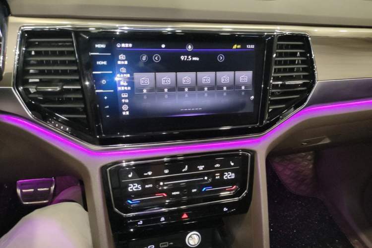 Used Volkswagen Viloran 2020 380TSI Prestige Edition Audio And AC Panel