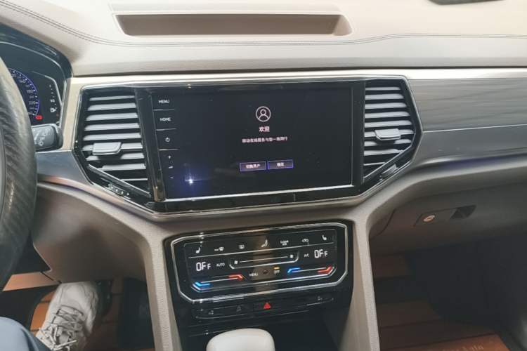 Used Volkswagen Viloran 2020 380TSI Prestige Edition Audio And AC Panel