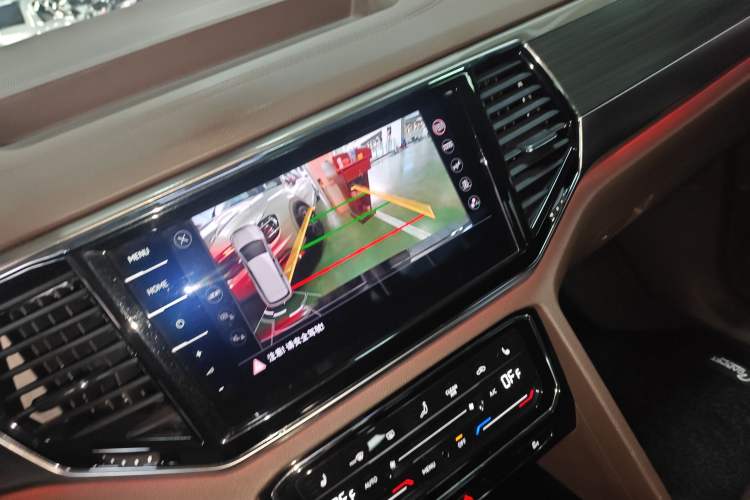 Used Volkswagen Viloran 2020 380TSI Prestige Edition Audio And AC Panel