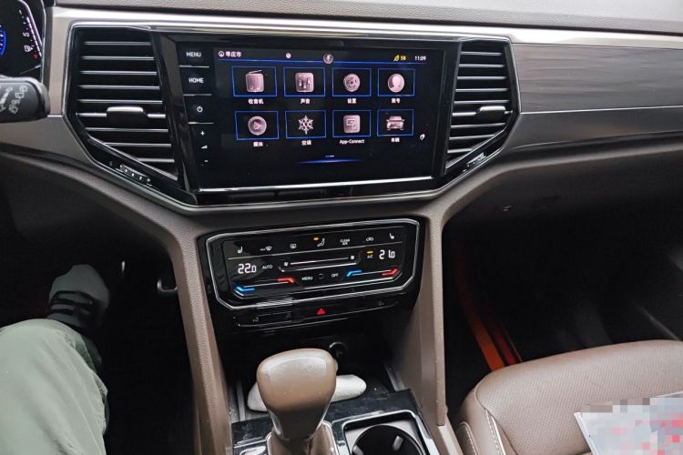 Used Volkswagen Viloran 2020 380TSI Prestige Edition Audio And AC Panel