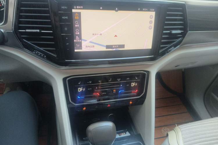 Used Volkswagen Viloran 2020 330TSI Luxury Edition Audio And AC Panel
