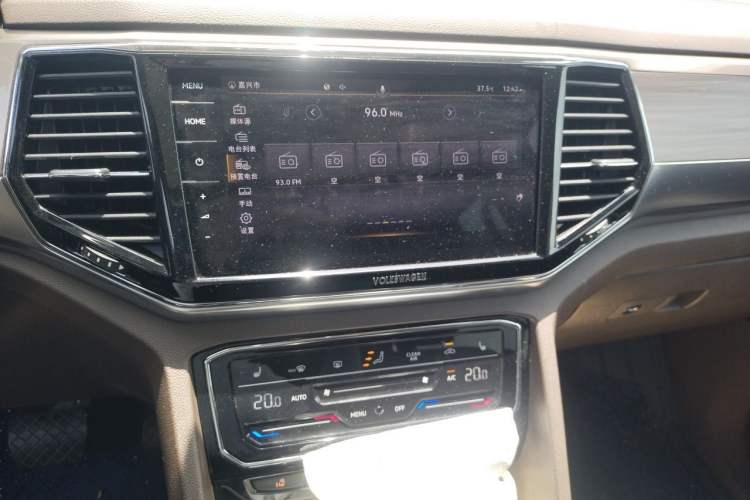 Used Volkswagen Viloran 2020 330TSI Luxury Edition Audio And AC Panel
