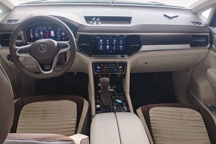Used Volkswagen Viloran 2020 380TSI Prestige Edition Center Console