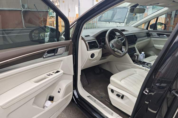 Used Volkswagen Viloran 2020 330TSI Luxury Edition Driver Seat