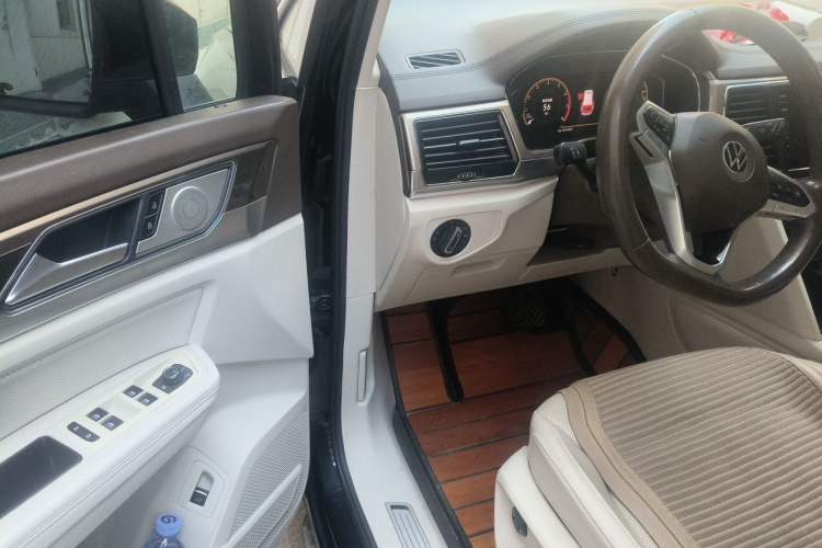 Used Volkswagen Viloran 2020 330TSI Luxury Edition Driver Seat